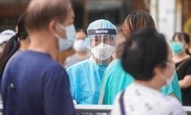 Hà Nội có thêm 26 ca dương tính, một người bán xăng gần chợ đầu mối Hoàng Mai