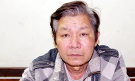 Con hỗn láo bị bố dùng búa đinh đánh chết