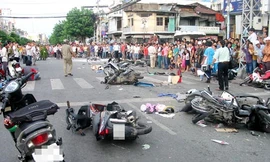 9 người thương vong vì đứng xem tai nạn giao thông