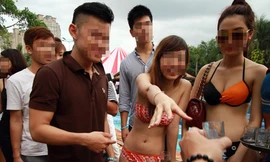 Ớn lạnh tiệc bikini