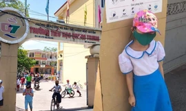 Học sinh không được vào trường vì đến sớm, Hiệu trưởng: “Cô giáo đã quá cứng nhắc“