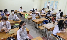 Hai trường cho học sinh nghỉ học vì có học sinh là F1, F2 - Loạt trường cho nghỉ Tết luôn