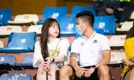 Loạt ảnh chứng minh dù Quang Hải có gặp hạn thì Huỳnh Anh vẫn luôn ở bên cạnh