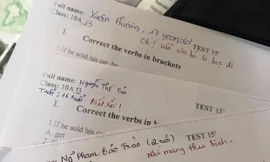 “Khai gian” tuổi trên bài kiểm tra, teen câm lặng trước lời đáp hài hước của cô