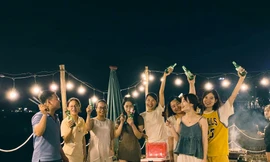 Giới trẻ rủ nhau trốn phố đi 'chill' ngày đầu hè 