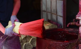 Người dân làng hương trăm tuổi vui mừng vì 'bội thu' đơn hàng dịp Tết