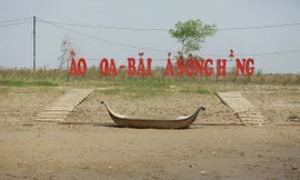 Điểm check-in nổi tiếng Hà Nội hoang tàn khó tin sau bão lũ