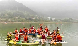 'Hốt bạc' dịch vụ thuê thuyền dã ngoại ở ngoại ô Hà Nội 