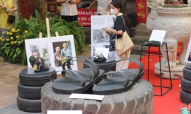 'Huyền thoại bước chân' và câu chuyện đôi dép Bác Hồ