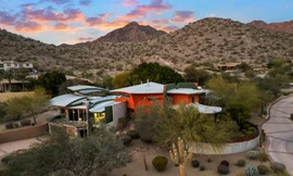 Ấn tượng với biệt thự triệu đô giữa sa mạc