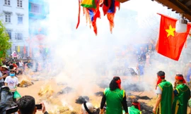 Độc đáo hội thi kéo lửa, thổi cơm làng ven đô Hà Nội 