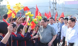 Thủ tướng Phạm Minh Chính chung vui Ngày hội Đại đoàn kết cùng đồng bào các dân tộc tỉnh Lạng Sơn