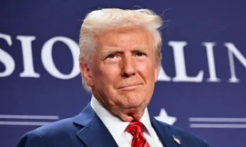 Nữ họa sĩ trách ông Trump hủy hoại sự nghiệp