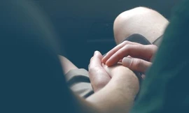 Bản tin 8H: Trung tá công an bị cách chức vụ trong Đảng vì quan hệ bất chính với vợ người khác