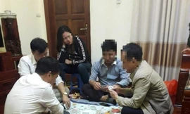 Bản tin 8H: Phó chủ tịch xã Long Châu nói gì về hình ảnh nghi đánh bài ăn tiền?