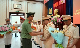 Bản tin 8H: 23 lãnh đạo, chỉ huy đơn vị công an ở Vĩnh Phúc nghỉ hưu trước tuổi