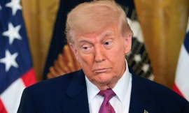 Sinh nhật bất ổn của ông Trump