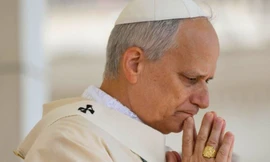 Tiết lộ về chiếc nhẫn vàng trên tay Giáo hoàng Leo XIV