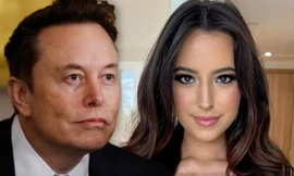 Nữ nhà văn kiện Elon Musk 