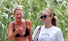 Mặt mộc gây sốc của Kate Moss