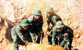 Hoá giải thành công quả bom nặng 450kg