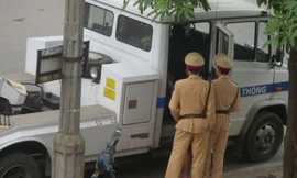 Giả cán bộ Bộ Công an đi kiểm tra... CSGT