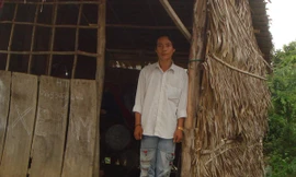 Cựu quân nhân bị ung thư, nuôi cả nhà bệnh