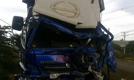 Xe tải đấu đầu trên QL 14, hai tài xế trọng thương