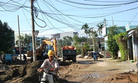 Bất tín với người hiến đất