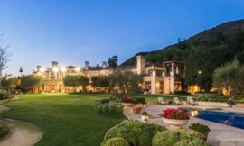 Elton John 'vớ món hời lớn' khi tậu biệt thự 800 tỷ đồng