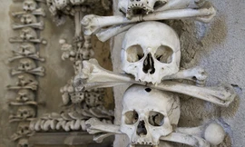 Lạnh gáy vào nhà thờ làm từ hài cốt 70.000 bệnh nhân dịch hạch