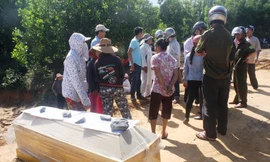 Mang quan tài phản đối giá đền bù cao tốc Đà Nẵng – Quảng Ngãi