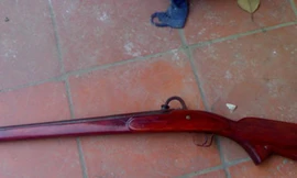 Bé trai 10 tuổi nghịch súng kíp làm bạn tử vong