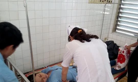 Hơn 60 công nhân nghi bị ngộ độc sau khi ăn bún riêu