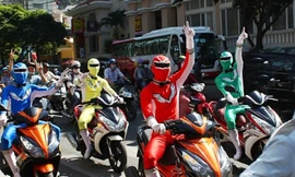 Biệt đội Siêu nhân Gao bê tráp 'đại náo' Sài Gòn