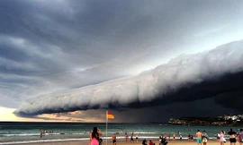 Hình ảnh sửng sốt mây 'sóng thần' nuốt chửng Sydney