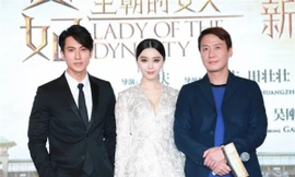 Phạm Băng Băng diện váy xẻ ngực, lấp ló vòng 1 đầy đặn