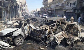 Thành phố Raqqa tan hoang sau những cuộc không kích.