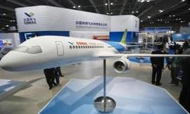 Trung Quốc ra mắt máy bay dân dụng đầu tiên chế tạo