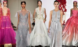 Những chiếc váy bán chạy chóng mặt ngay lần đầu trình diễn 