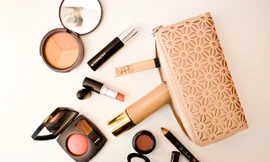 Top 5 mỹ phẩm chống nước không thế thiếu của mùa hè 