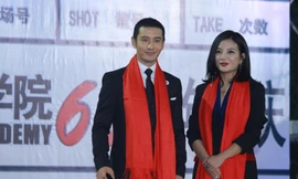 Huỳnh Hiểu Minh 'trốn vợ' đi họp lớp cùng Triệu Vy