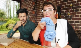 Bà Katia rất thích thú với phát minh này của mình.