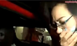 Mẹ ruột của Tề Hân ôm mặt khóc sau khi nhận 2 cái tát từ con gái 