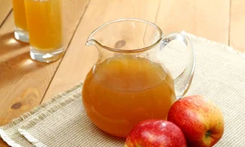 Làm giấm táo cực dễ từ vỏ và lõi táo