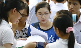 Một trường 8 thủ khoa 30 điểm