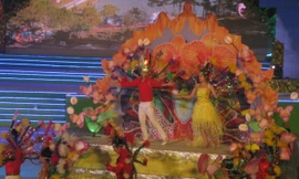 Lên Đà Lạt thưởng ngoạn Festival hoa 2013