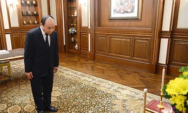 Thủ tướng Nguyễn Xuân Phúc viếng Nhà vua Thái Lan Bhumilbol Adulyadej. Ảnh: VGP 