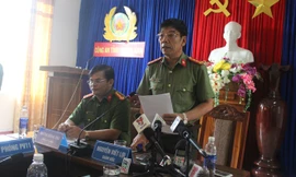 Đại tá Nguyễn Viết Lợi – Giám đốc Công an tỉnh và Đại tá Huỳnh Sông Thu – Phó Giám đốc chủ trì buổi họp báo.