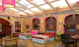 Người giấu mặt “nhập gia tùy tục”